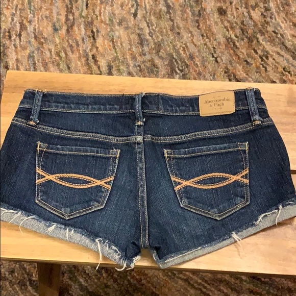 Abercrombie & Fitch Jean shorts size 00 - Picture 2 of 4